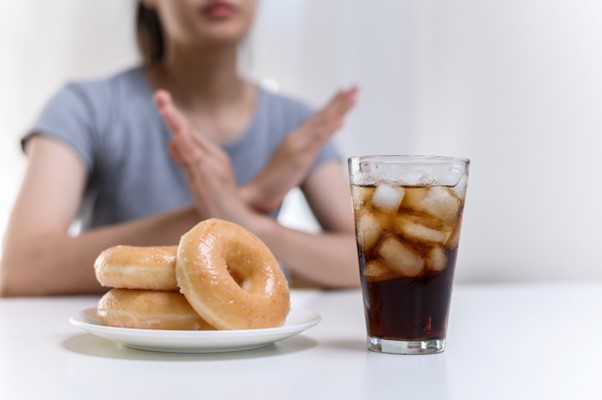 หลีกเลี่ยงอาหารบางประเภทเพื่อลดอาการแน่นท้อง